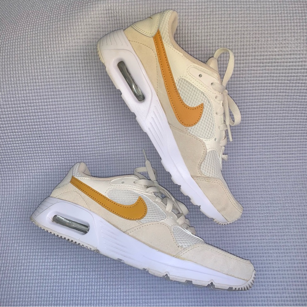 Women’s Nike Air Sneakers Size 8.5